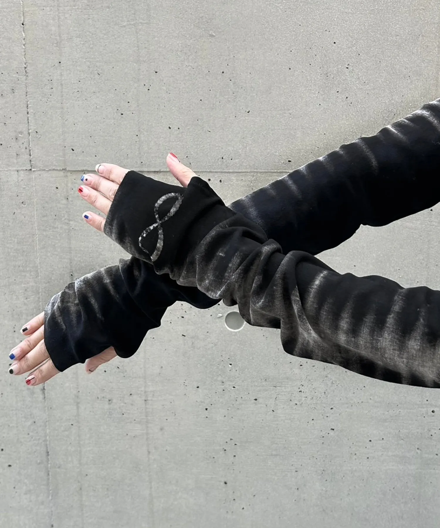 1229-ARM01 HSSii ∞ KMRii Collaboration Arm Sleeve