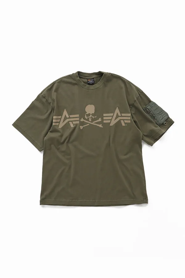 ALPHA INDUSTRIES × MASTERMIND WORLD CIGER POCKET SS TEE