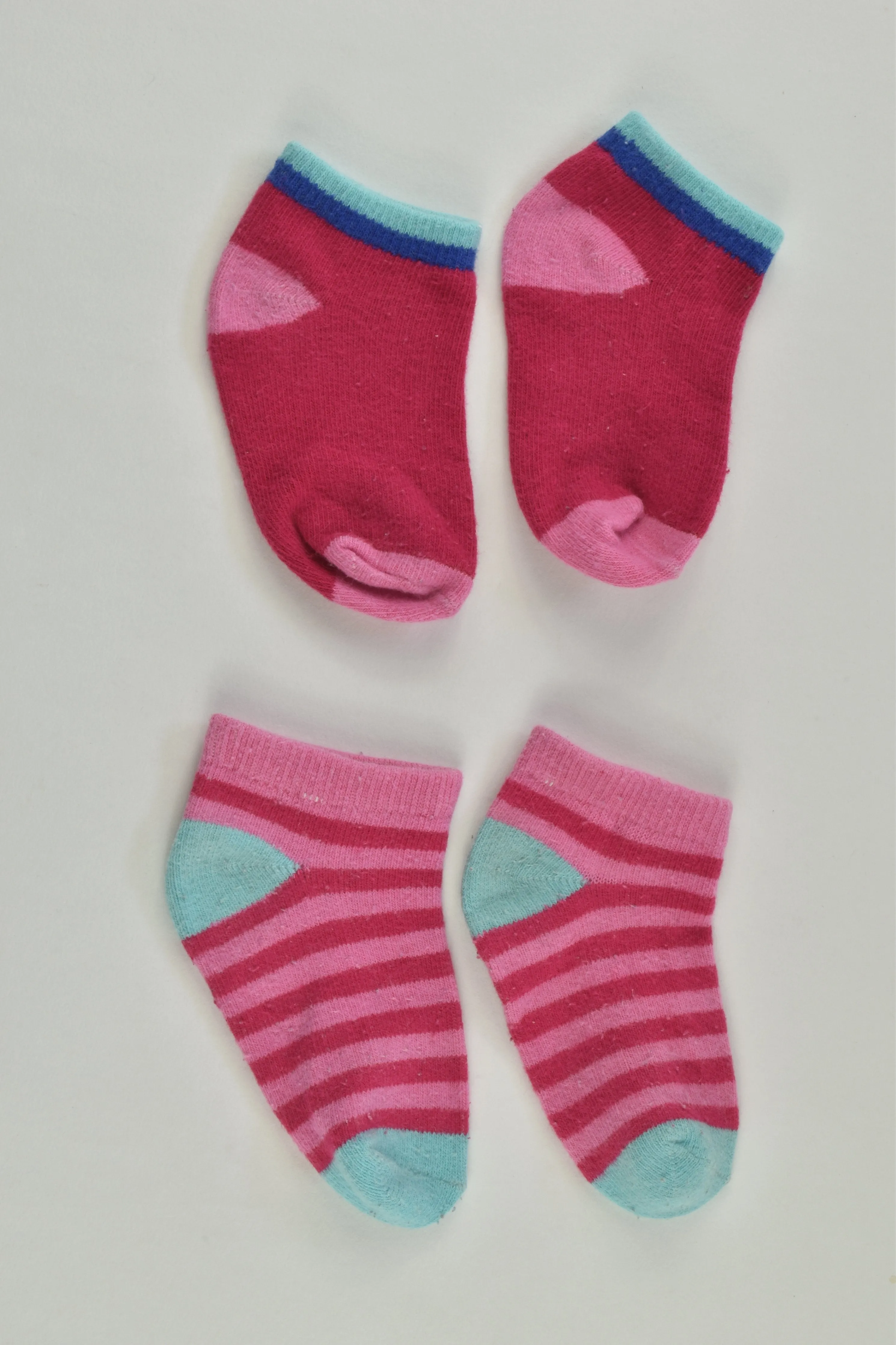 Brand Unknown Size approx 1 Socks