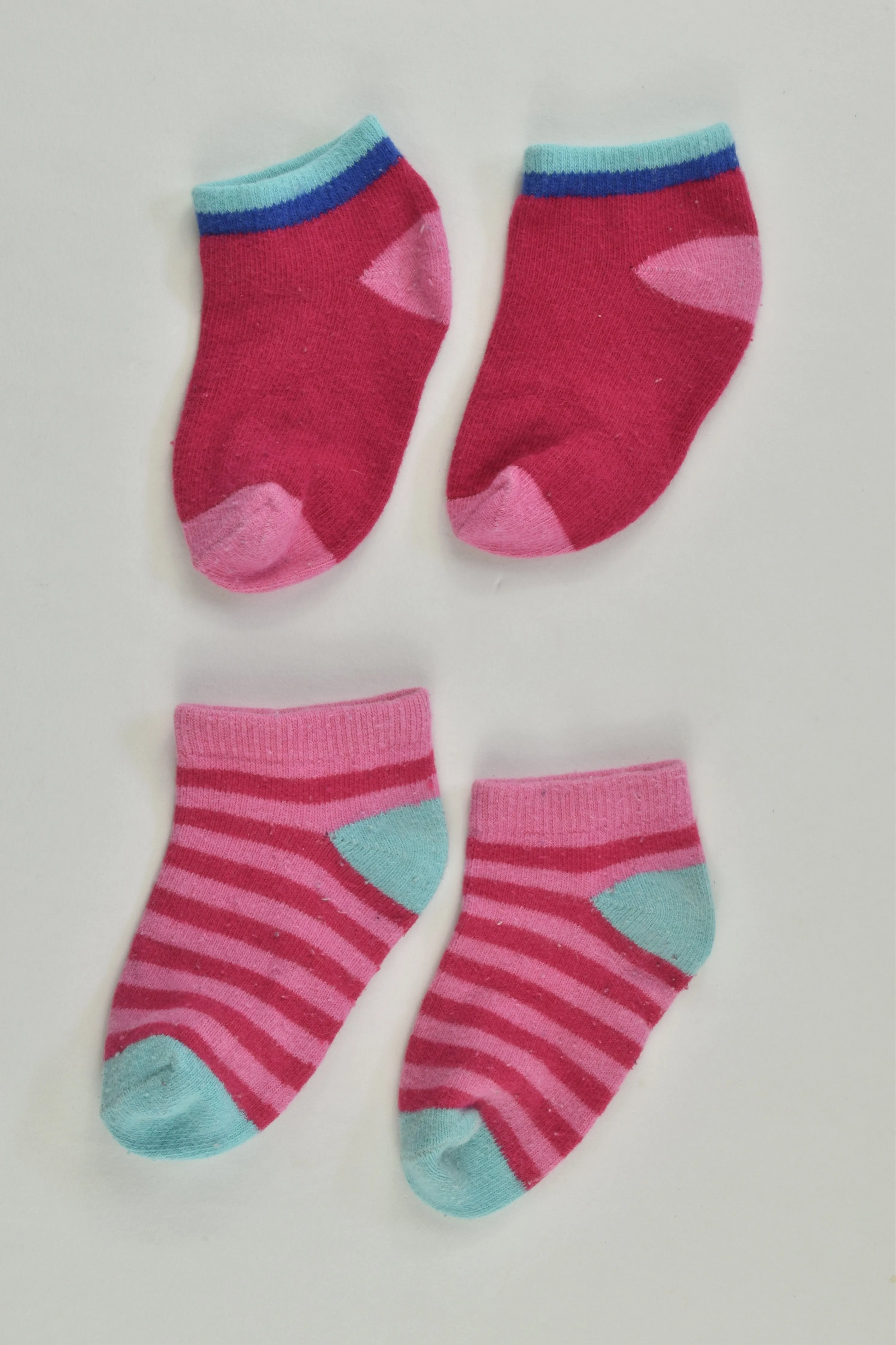 Brand Unknown Size approx 1 Socks