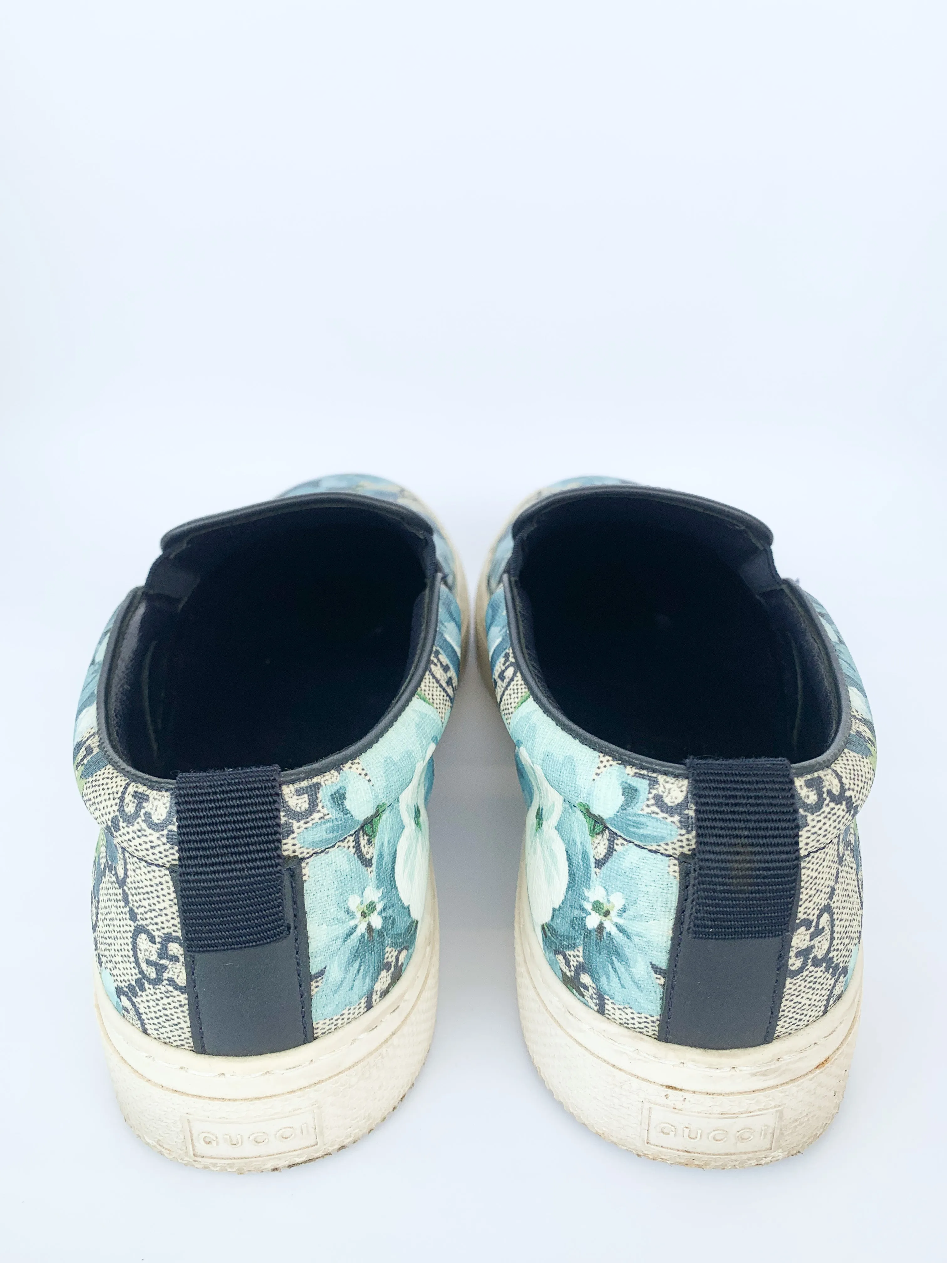 <b>GUCCI</B> <BR>Supreme Slip Ons 39