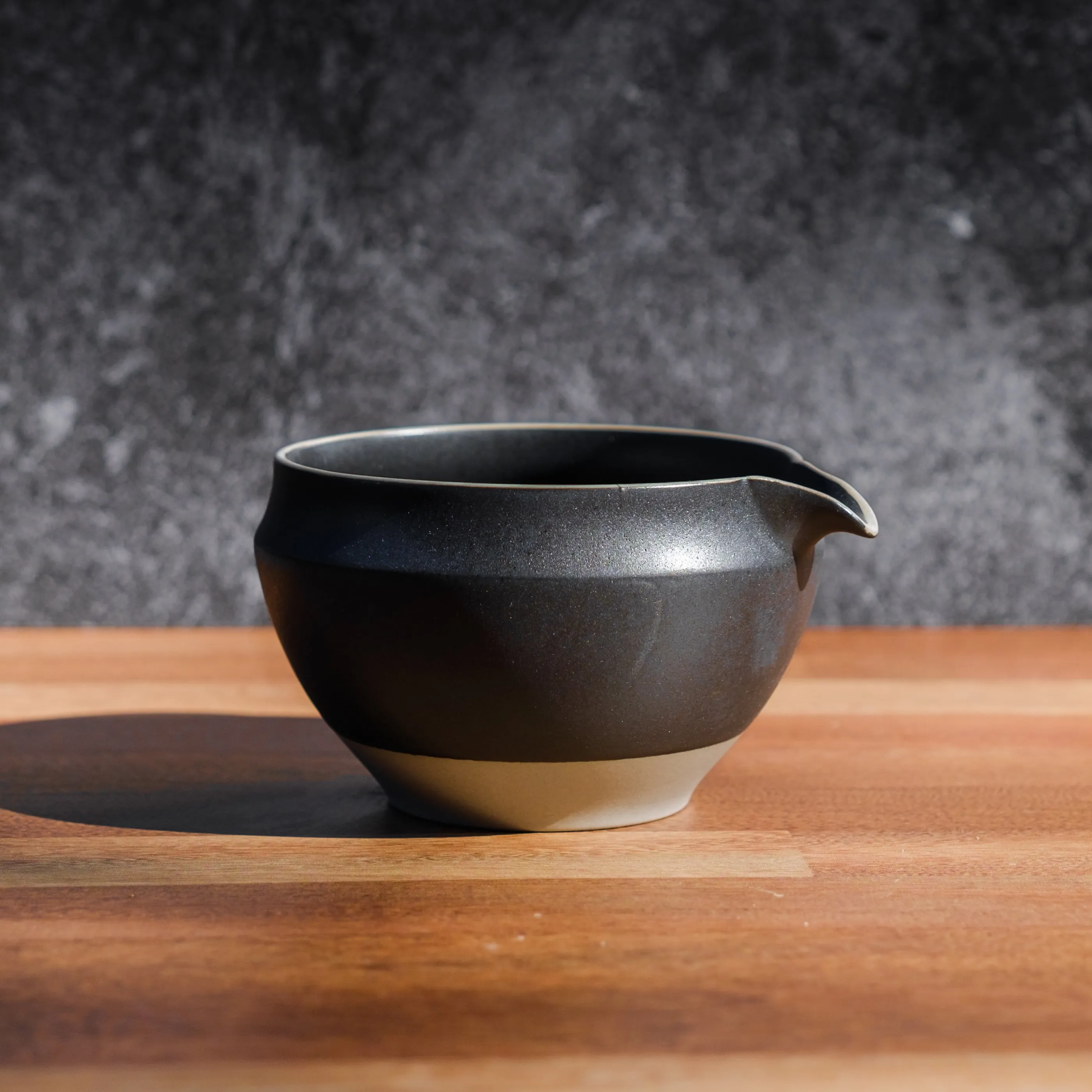 Origami Katakuchi Spouted Matcha Bowl – Black